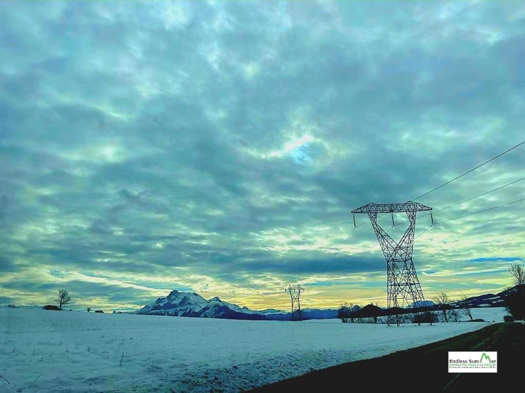 05 Honore 1500, Vue Montagne Et Lac, 2 Personnes, Serie Anthracite Netflix Apartment